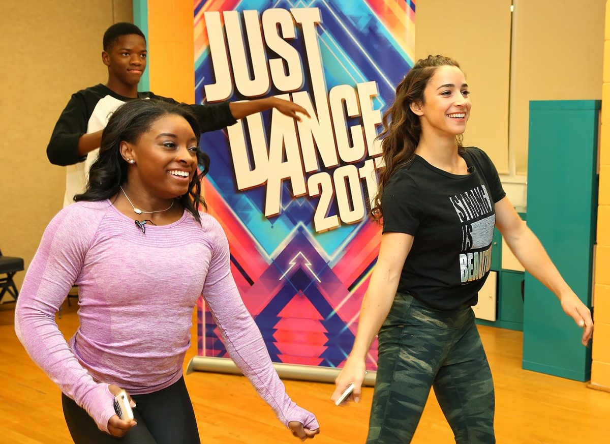 2016-1025-Simone-Biles-Aly-Raisman.jpg